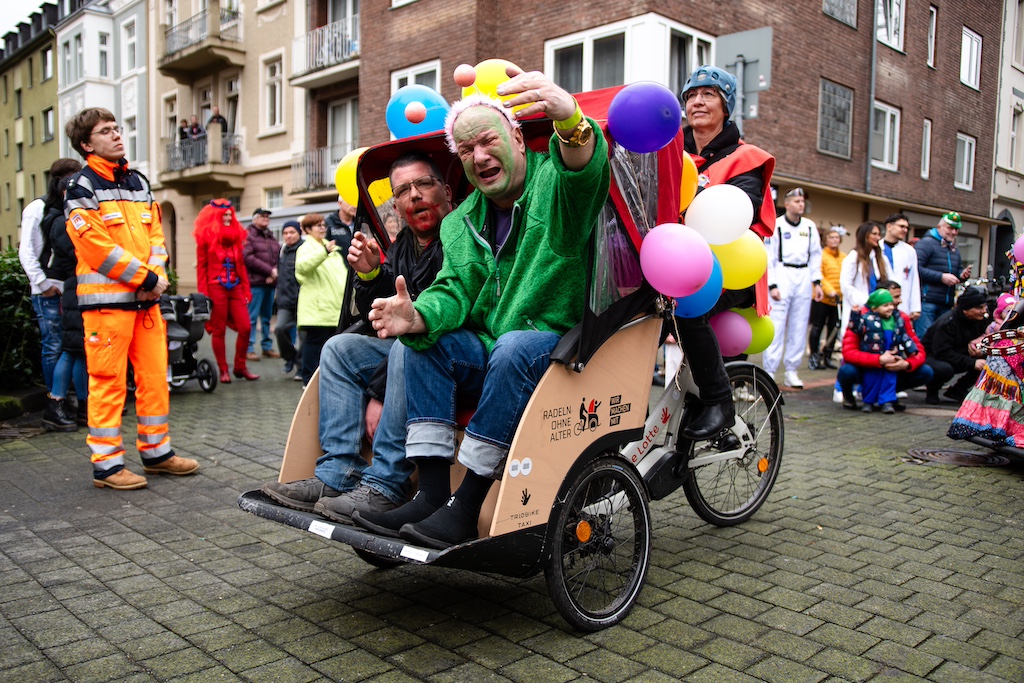 Rollende IGL: Quartiers-Rikschas beim Veedels-Zoch